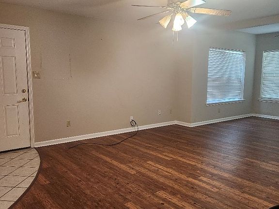 2nd image of 208 Southridge Ln APT B1