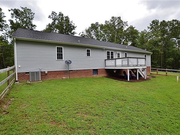 3rd image of 336 Mitchells Mill Rd