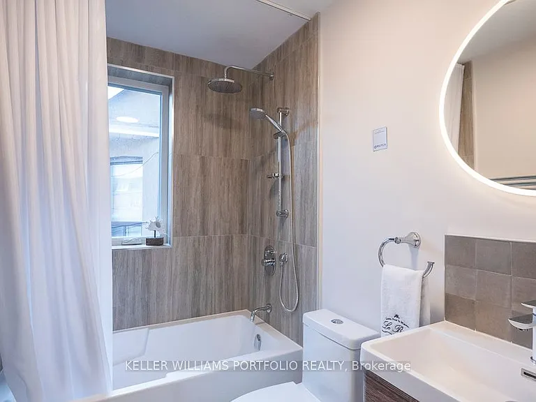 207 Beatrice St #2 — Photo 17