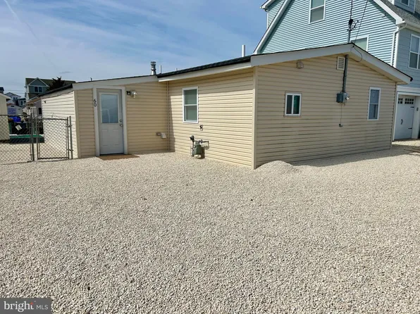 60 Phyllis Ln, Manahawkin, NJ 08050