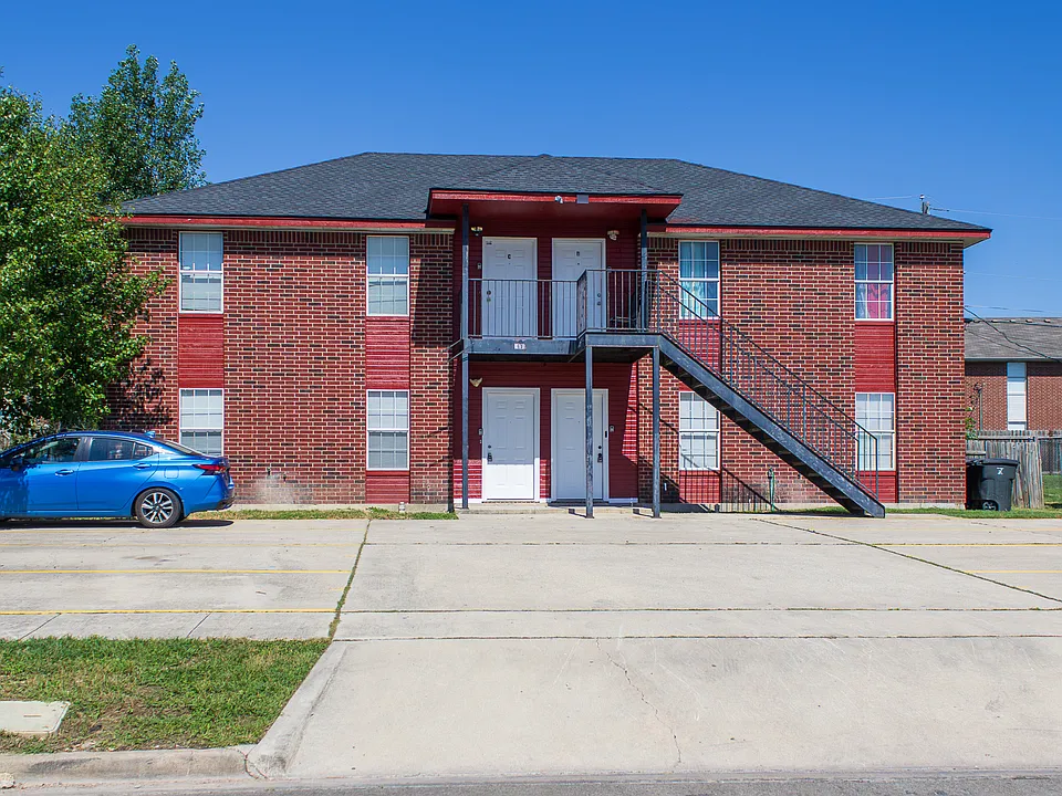 1601 Benttree Dr #3