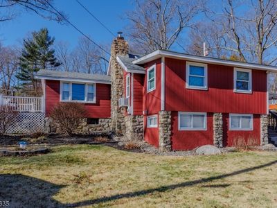 215 Mohican Rd, Highland Lakes, NJ, 07422