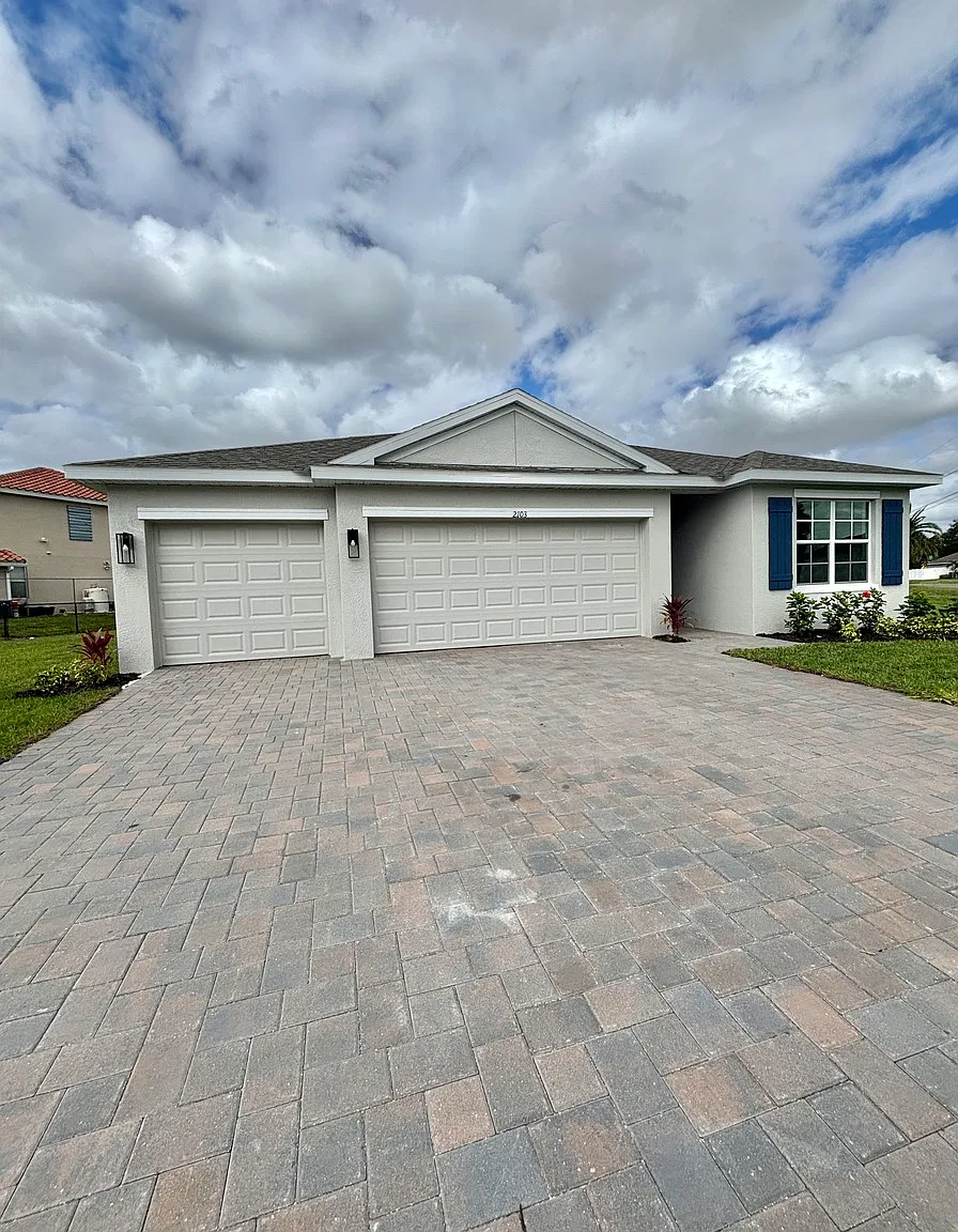 Four-Bedroom Three-Bath-Cape Coral Annual Rental — Photo 2