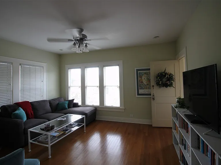 1223 W Gray St — Photo 3