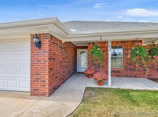 323 Summit Cir, Durant, OK 74701