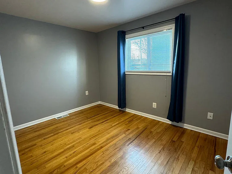 22516 Socia St — Photo 15