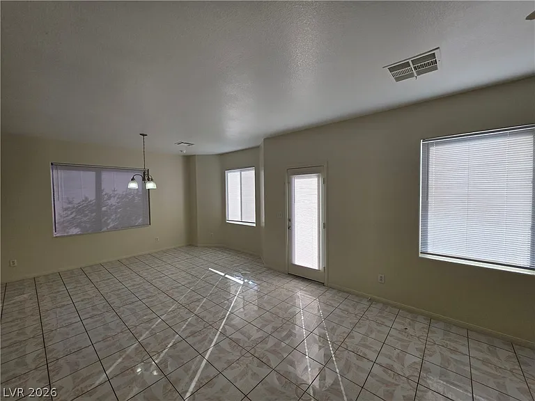 731 Emerald Idol Pl — Photo 17