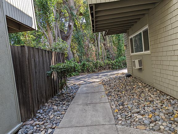 2nd image of 1003 W Leaf Ave #20