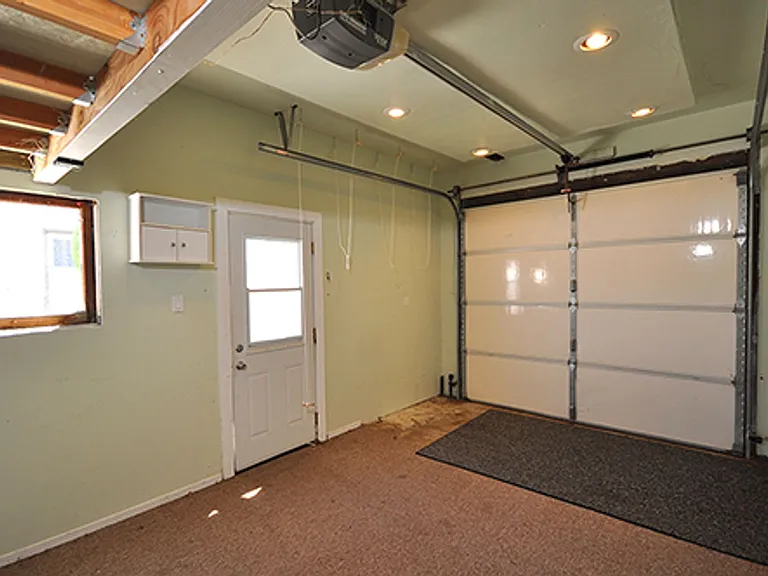 702 Leonard Ave — Photo 16