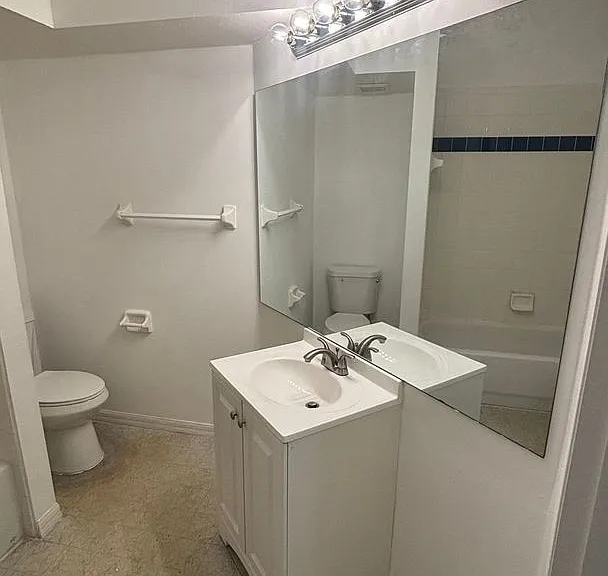 2915 Sunset Lakes Blvd — Photo 28