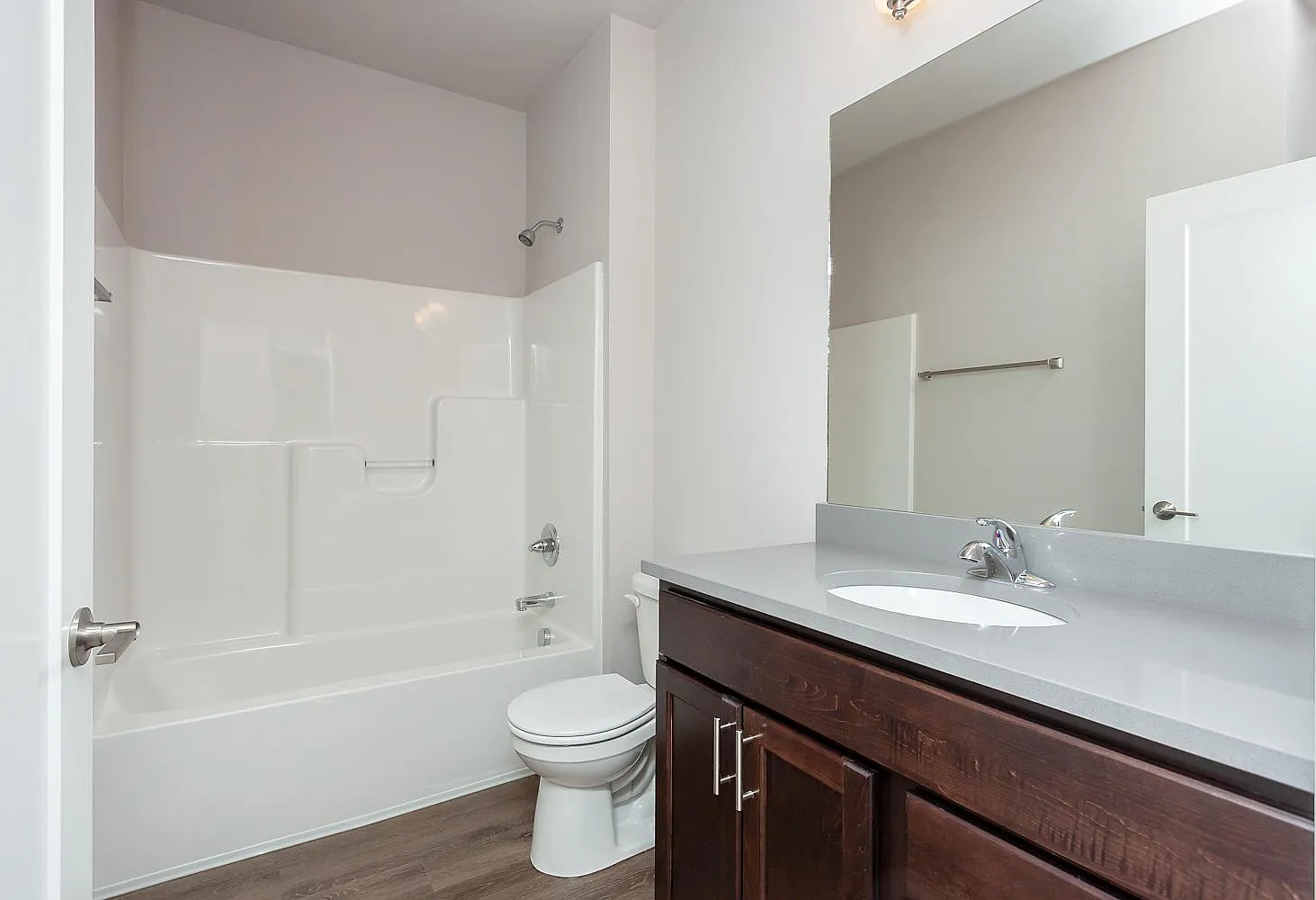 507 E 1st Street — Photo 3