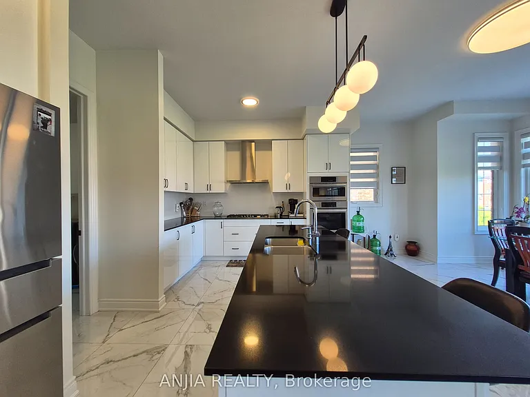 50 Meadow Vista Cres #UPPER — Photo 16