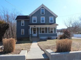 281 Niantic River Rd, Waterford, CT 06385