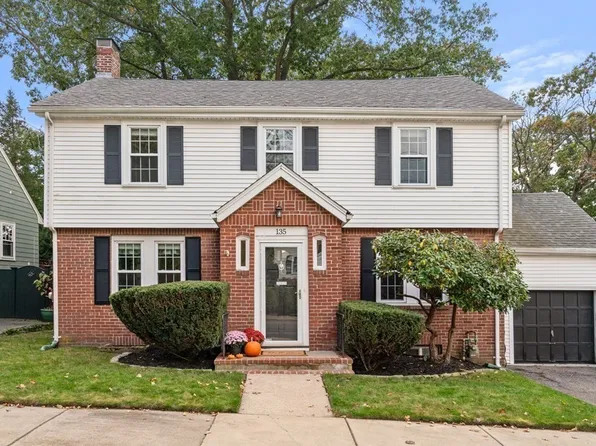 135 Milton Ave, Hyde Park, MA 02136