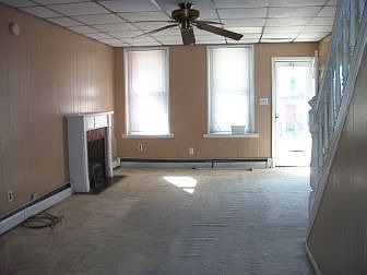 3rd image of 1009 S Franklin St