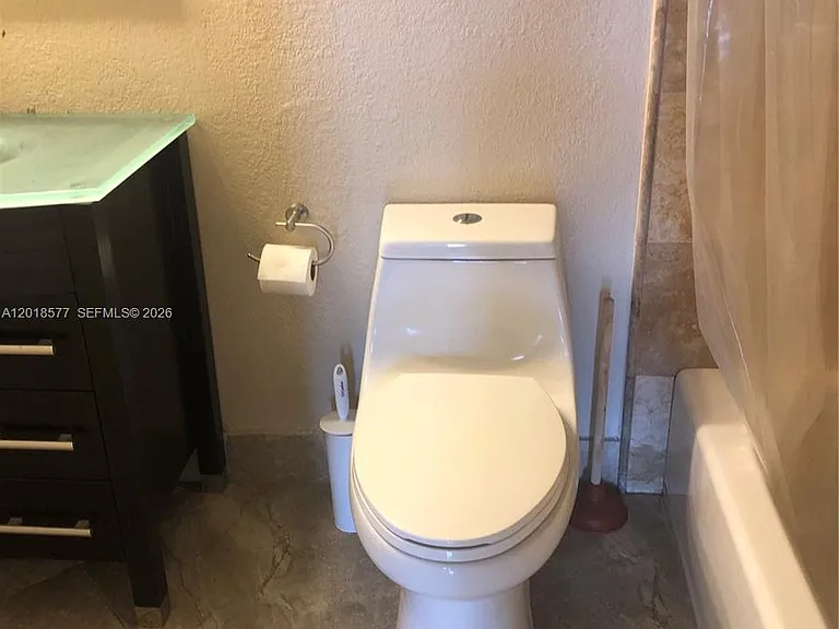 9350 Fontainebleau Blvd #204 — Photo 7
