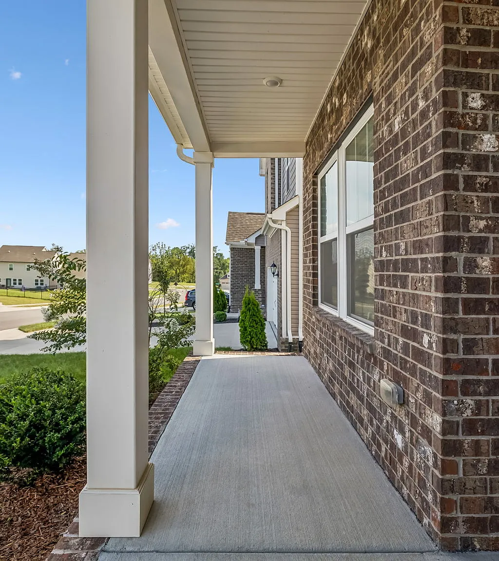 3 bed, 2.5 bath, 2339 sqft, $3,800 — Photo 3