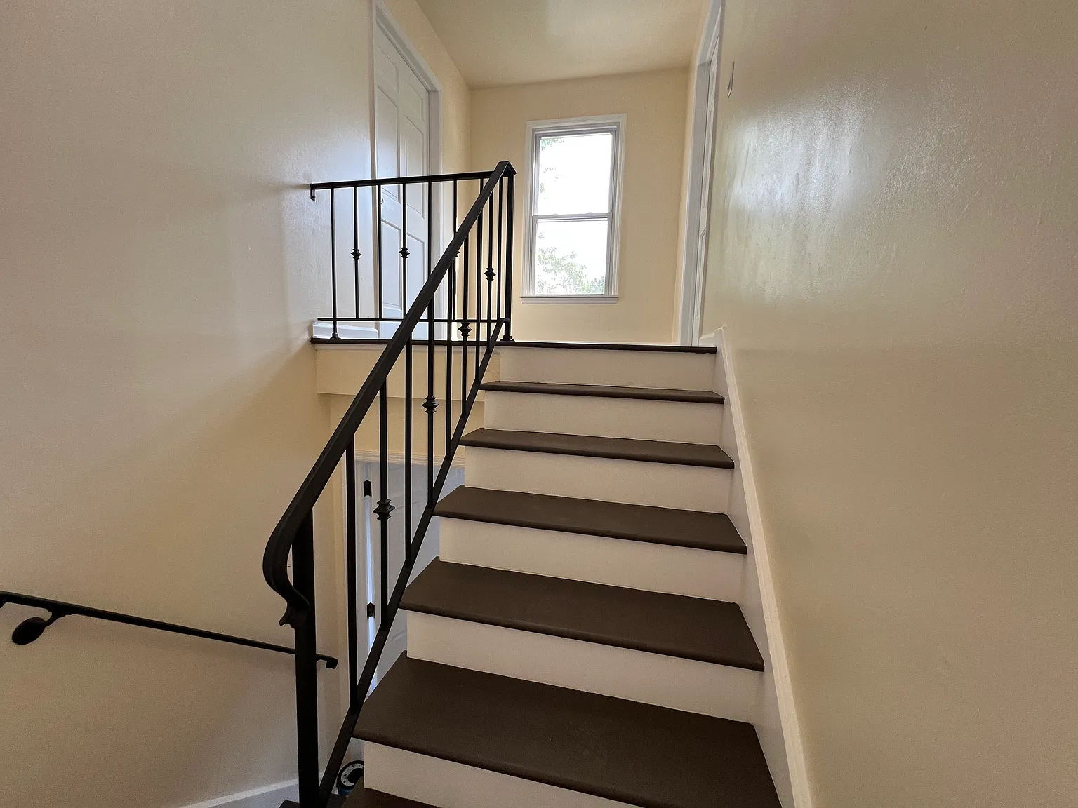 3 bed, $4,200 — Photo 3