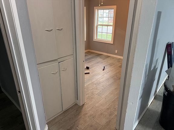 4th image of 205 W Jefferson St