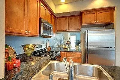 3 bed, 1726 sqft, $3,600 — Photo 2