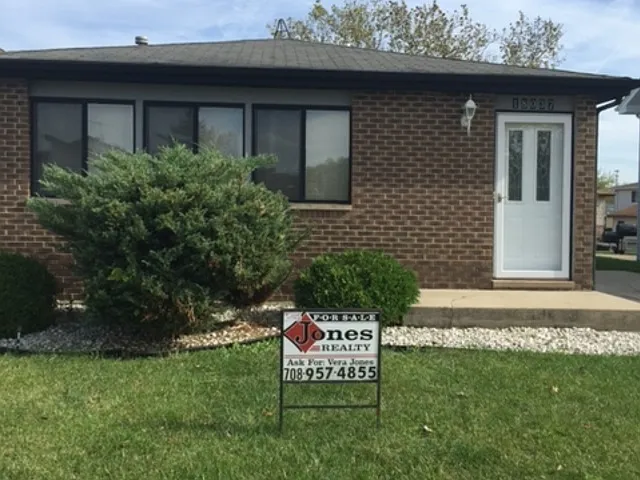 18037 Idlewild Dr photo 1