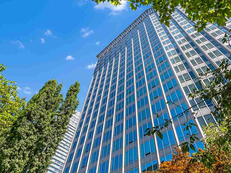 1st image of 989 Nelson St #1107