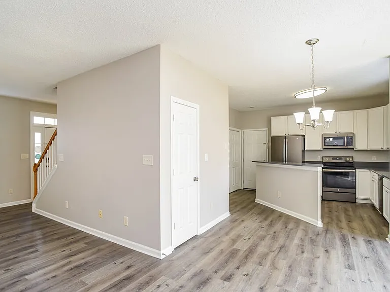 10033 Brawley Ln — Photo 7