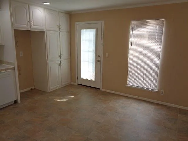 10015 Summerberry Ln — Photo 9