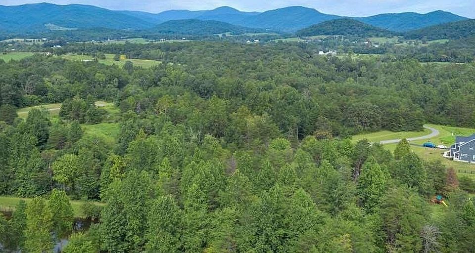 1st image of 338 Mountainside Dr
