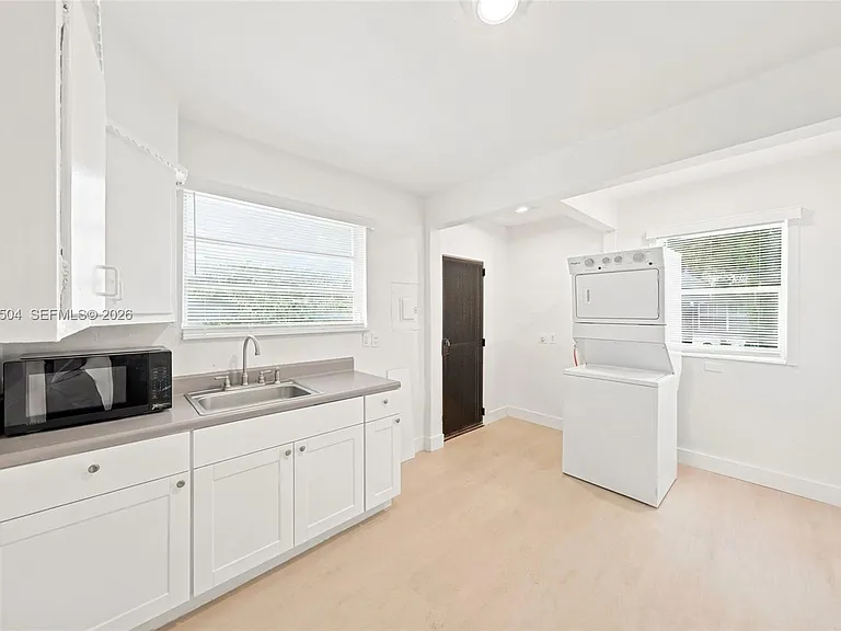 125 NE 56th St #1 — Photo 11