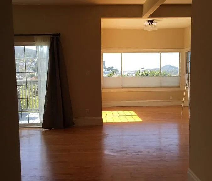 909 Ashbury St #4 — Photo 2
