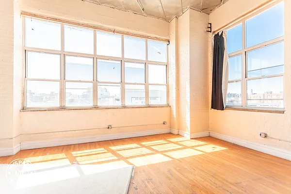 Rented by MySpaceNYC | media 2