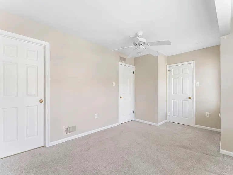 105 Knollwood Ct — Photo 21