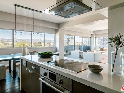 10701 Wilshire Blvd APT 701, Los Angeles, CA, 90024