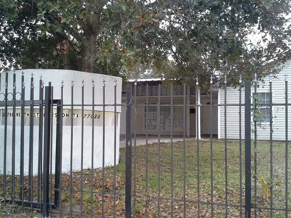 4 bed, 1800 sqft, $1,700 — Photo 1