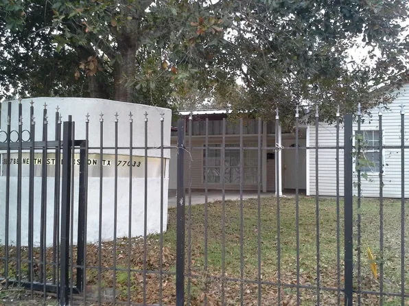 5627 Belneath St, Houston, TX 77033