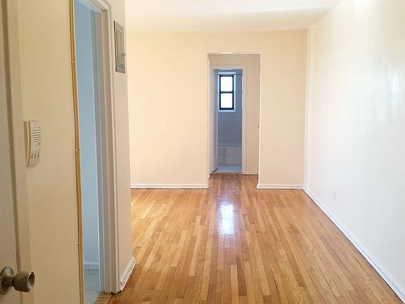 4th image of 18830 87th Dr APT 5N