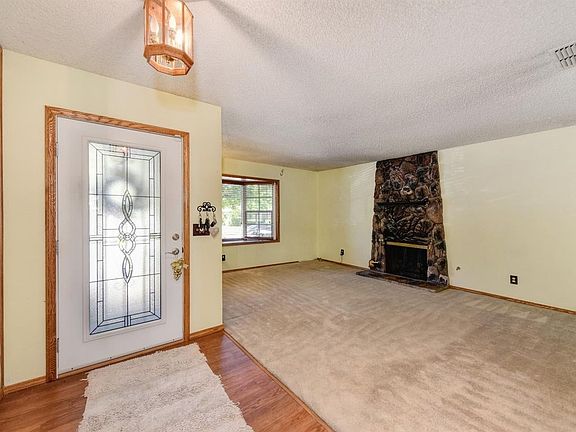 3rd image of 6240 Carlow Dr
