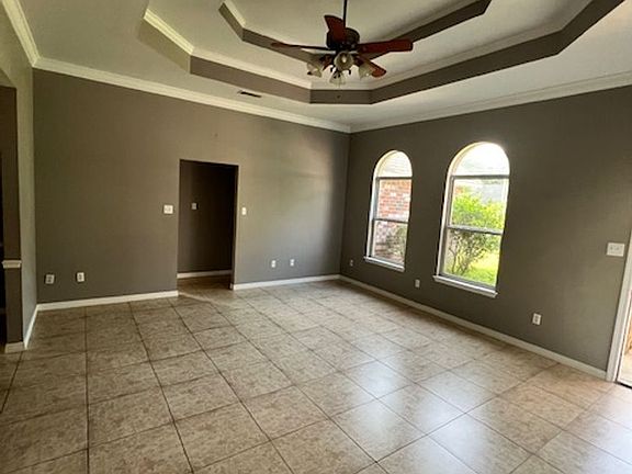 3rd image of 2005 Parkview Dr