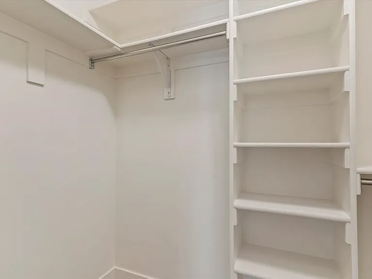 423 E Penny Ln — Photo 12
