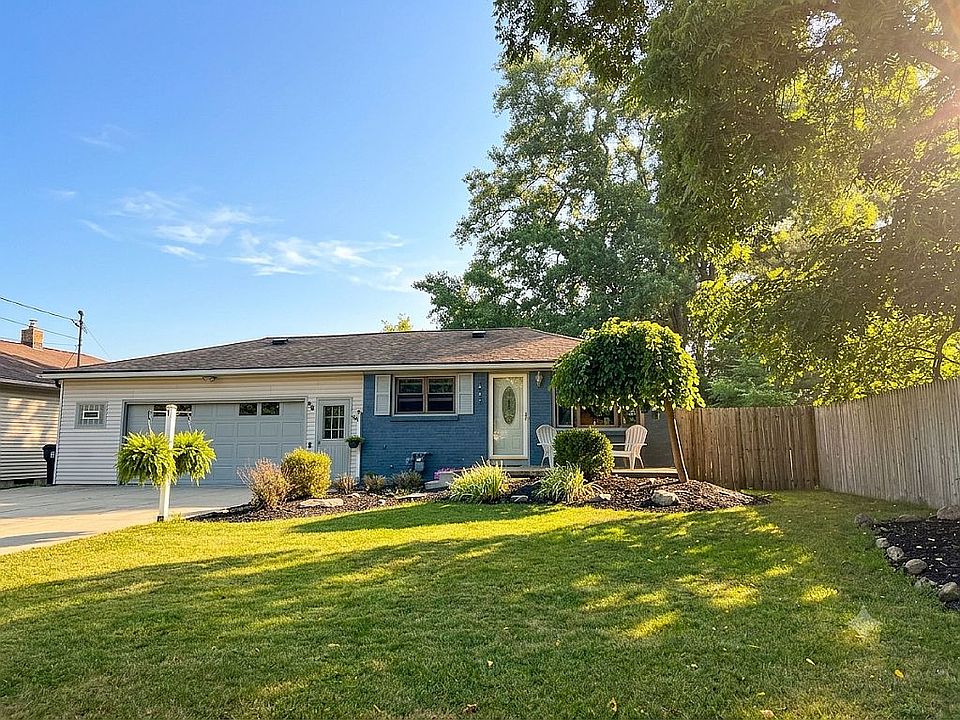1st image of 90 Banner Ave