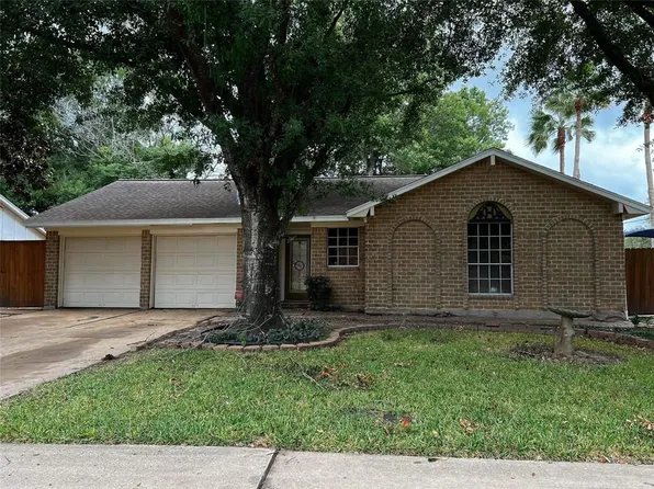 3223 Cedarmont Dr, La Porte, TX 77571