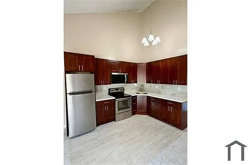 2427 NW 55th Ter Photo 1