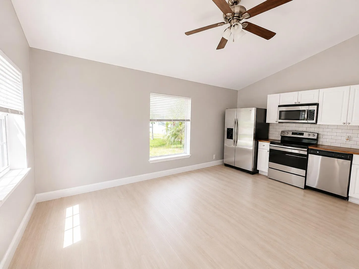 1 bed, 1.0 bath, 450 sqft, $1,600 — Photo 3