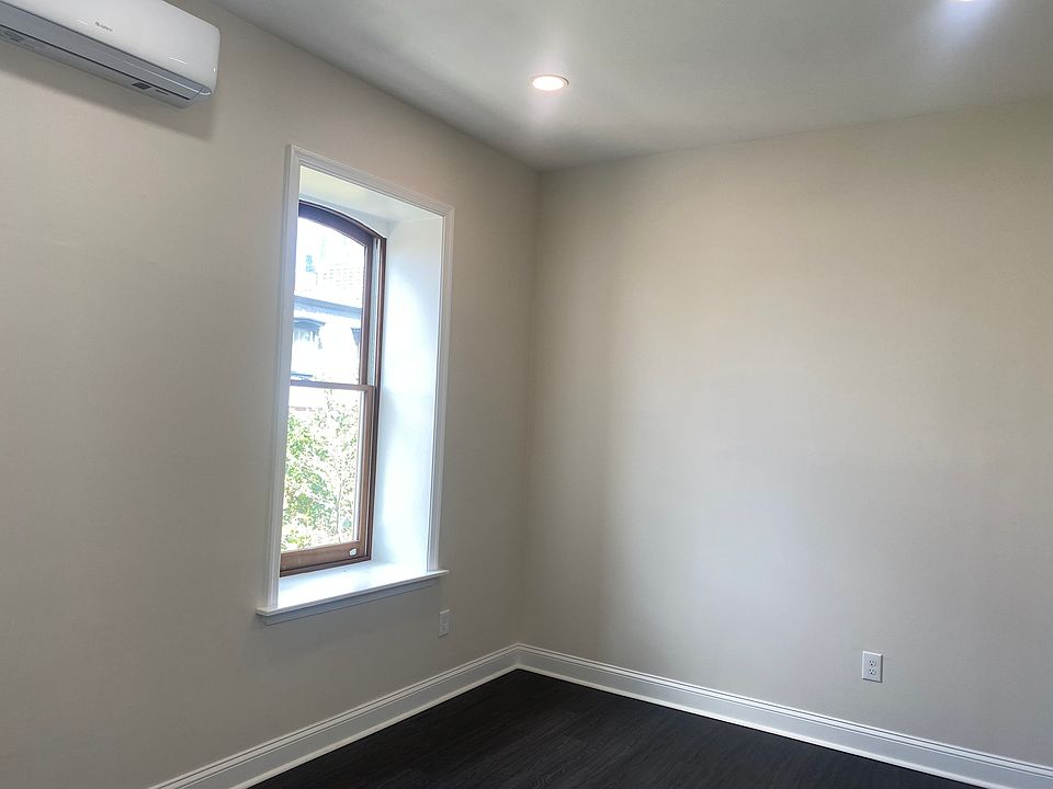 2nd image of 2226 Spruce St #3A