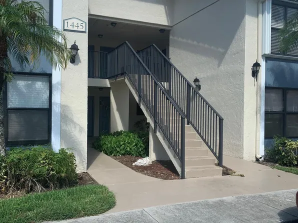 1445 Lake Crystal Dr, West Palm Beach, FL