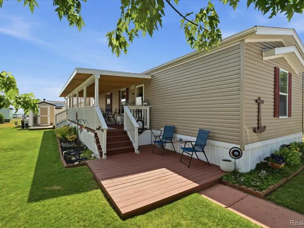 406 Silver Sand Dr, Port Sanilac, MI 48469