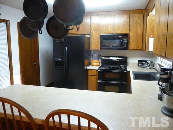 5th image of 106 Bonaparte Dr