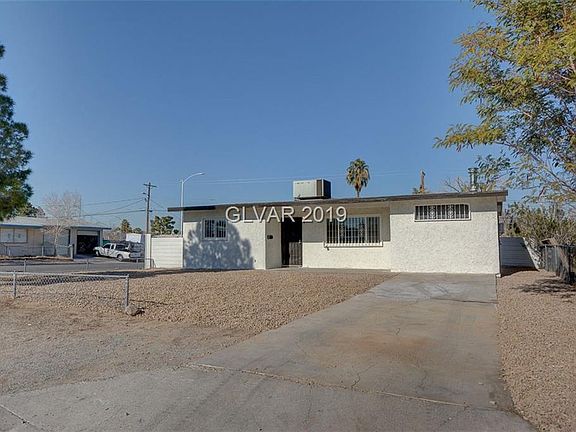 2nd image of 1901 E Mesquite Ave