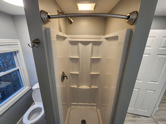4th image of 28 Piedmont St #2B